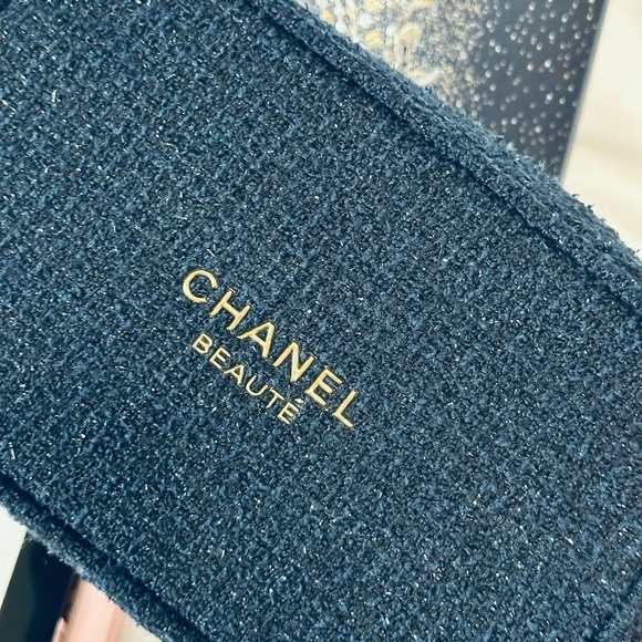 CHANEL Gloss Up Lip Trio Set! - Picture 8 of 10